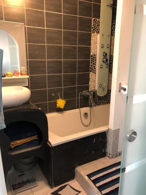 Carnon Plage : Bel Appartement Bien Citue Mauguio Exterior photo
